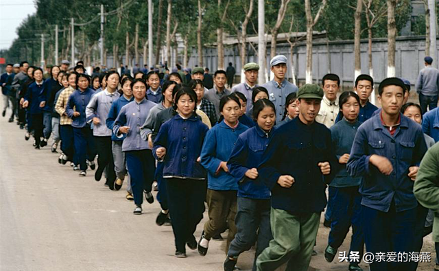 六七十年代的童年生活，看六七十年代人民的精神面貌