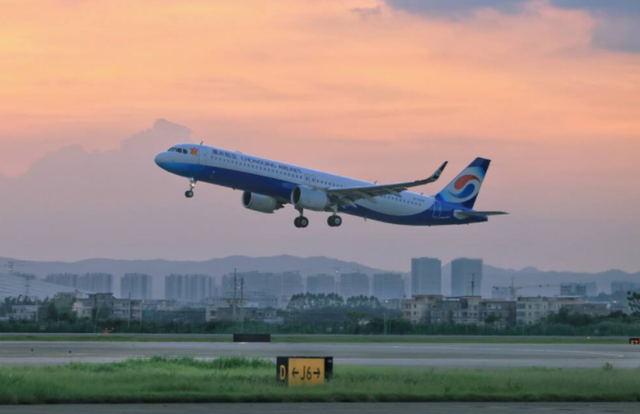 飞机失事只能等死吗，乘客为何不能跳伞而只能在飞机上等死