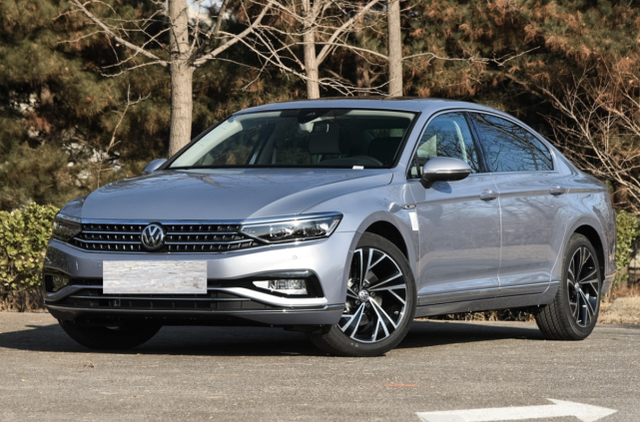 迈腾和雅阁哪个好,雅阁和迈腾哪个值得购买(雅阁,迈腾二选一)