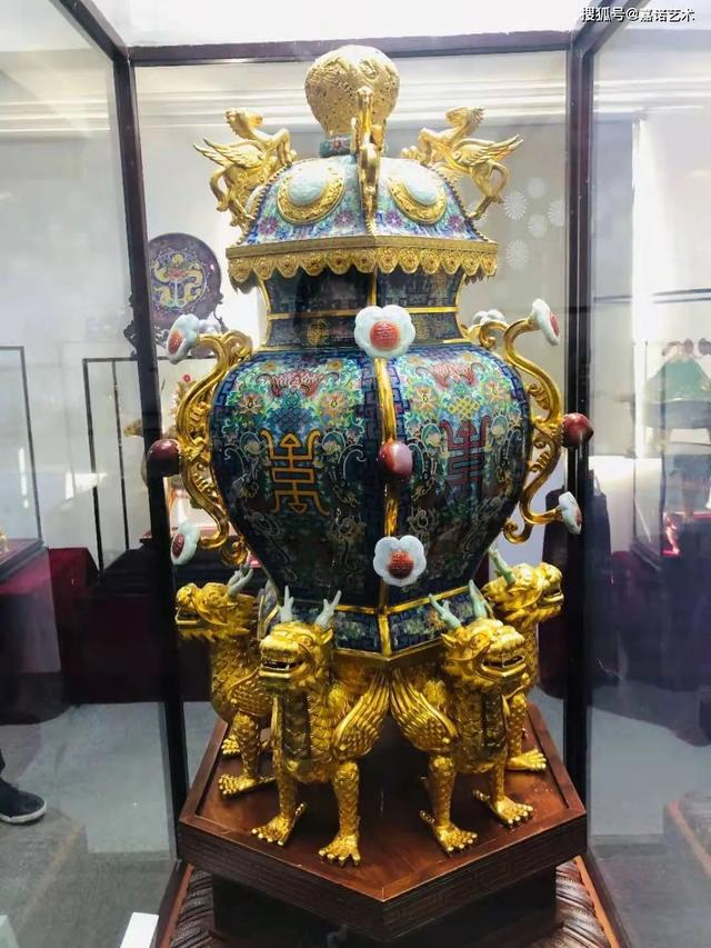 景泰蓝是什么，景泰蓝是什么材质做的（屡创拍卖新高的景泰蓝）