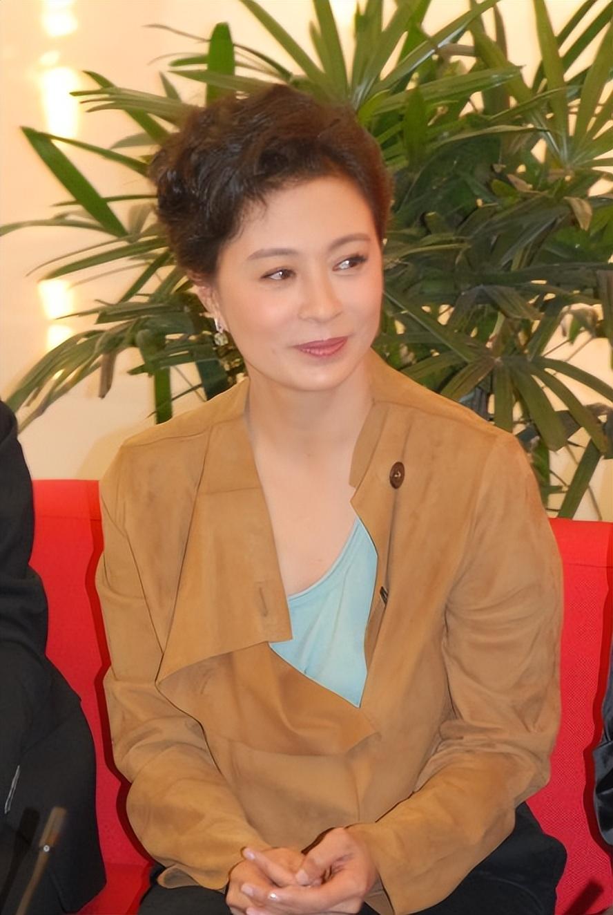 鹤岗演员刘佳:18岁出道,获封外号"一毛四",好演员也是好妻子