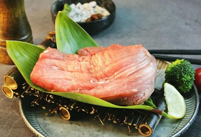 猪肉切片怎么切，猪肉切片怎么切好看（满屏小鲜肉~猪肉部位大拆解）