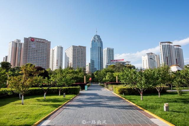 西宁海拔多少米高，西宁的海拔高度大致是多少（青海省唯一的避暑夏都）