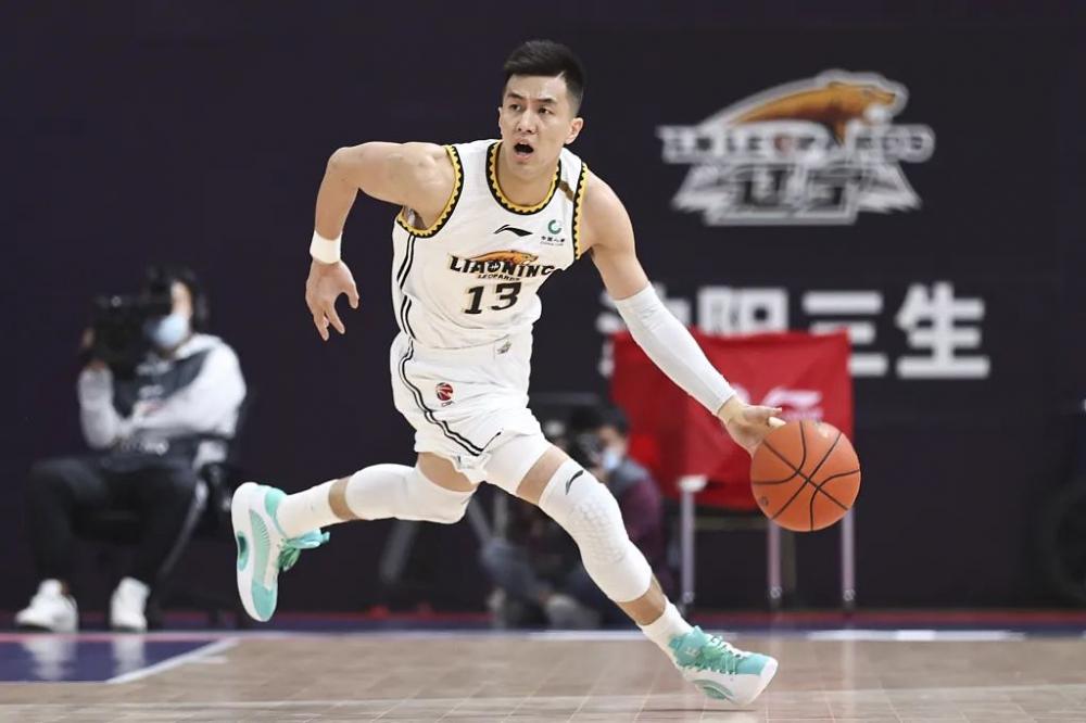 广东球迷称呼朱旭航反骨仔,这就是易建联与朱旭航恩怨原因