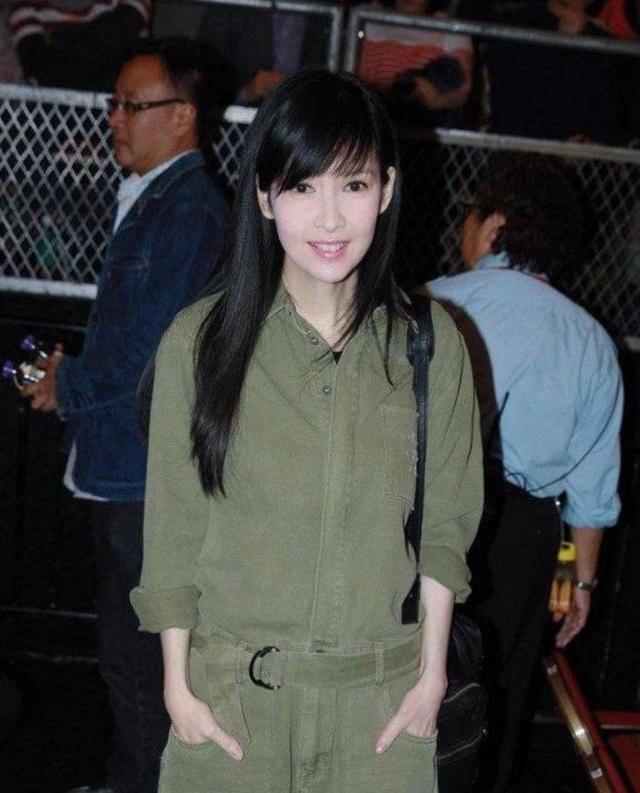 三七分斜刘海剪法，斜刘海怎么剪好看（50岁女人不想有“大妈感”）