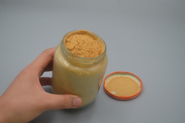 罐头瓶盖打不开小妙招，打不开罐头瓶盖怎么办（原来罐头瓶上有个小机关）