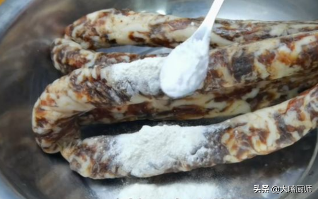 香肠太硬怎么变软，如何把干香肠回软（不能直接冷冻保存）