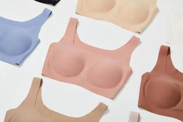 适合小胸的内衣牌子，小胸适合什么牌子的内衣（一战封神的新内衣顶流）