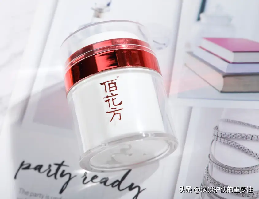 本人女23岁，皮肤偏黄，有斑点，有什么平价的护肤品值得推荐呢？