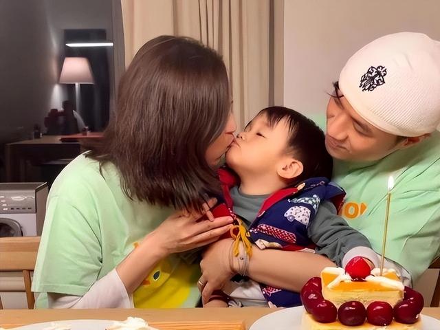 黎明的妻子阿wing简历，跟经纪人喜结连理的明星