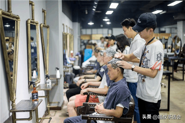 为什么女理发师越来越少了 理发师为什么男性居多，为什么女理发师越来越少了（为什么现在的理发店很少能见到女Tony老师了）