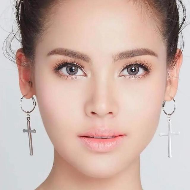 全球最美面孔第一名2022，全球最美面孔2022排名完整名单（泰国演员：Urassaya）