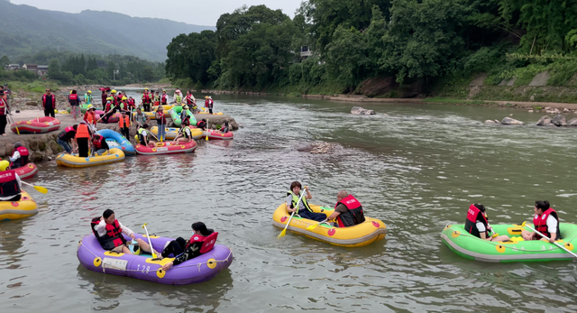 附近游泳馆在哪里最近，天通苑附近哪里有游泳馆（穿丛林越峡谷，比空调屋还凉快）