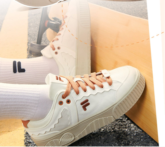 又好看又耐穿的休闲鞋，2023春天流行什么款式的休闲鞋