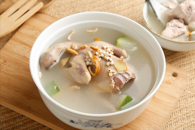 鸽子汤怎么炖好喝又营养，鸽子汤有营养吗（炖鸽子汤无需焯水）