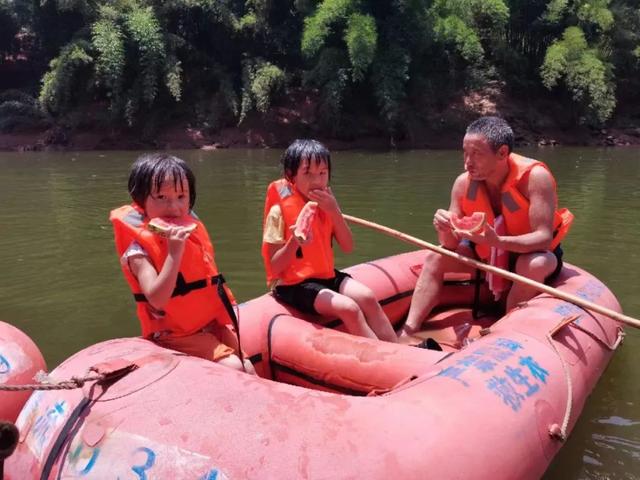 夏天去贵州哪里漂流好看一点的，赤水大同河漂流带你与浪共舞