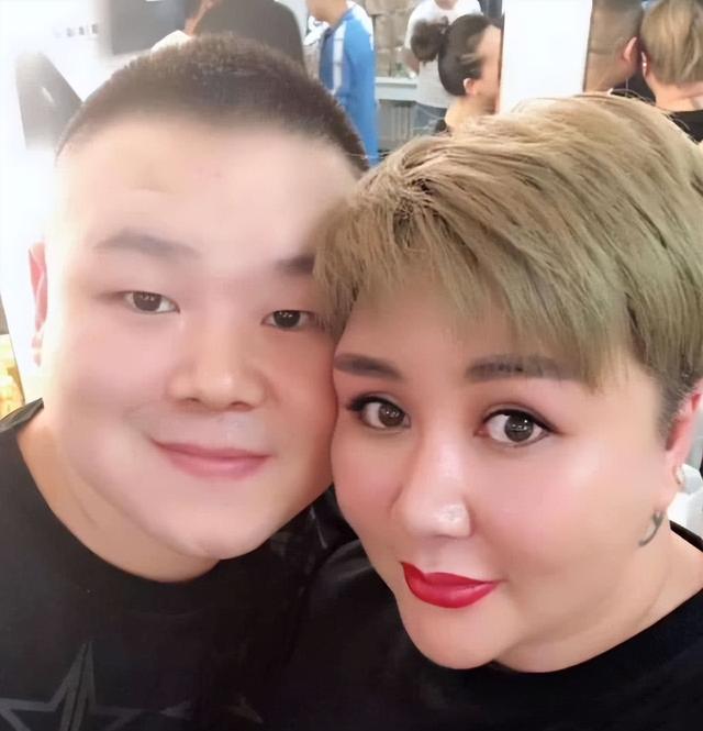 郭德纲的两任妻子，王惠名利双收，胡中惠孤独终老，人生差距太大