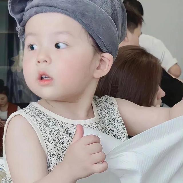 你要乐观的哈哈大笑，微信头像，你要乐观的哈哈大笑，别人才会欣赏你.（可爱头像丨乐观积极）