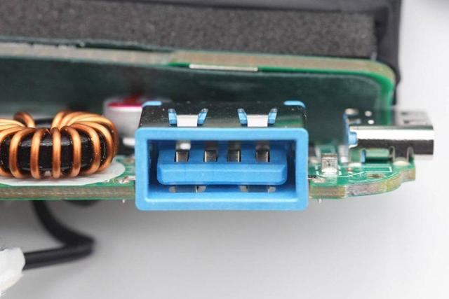 如何检测移动电源的容量，怎么测量移动电源电池容量（兼具小体积与10000mAh大容量）