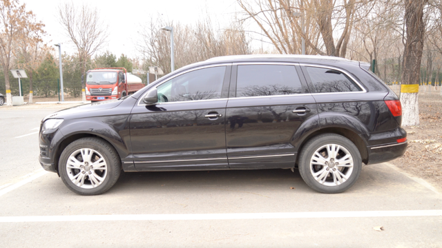 奥迪派克峰内饰图片，奥迪派克峰报价及图片（价值2.7亿的奥迪）