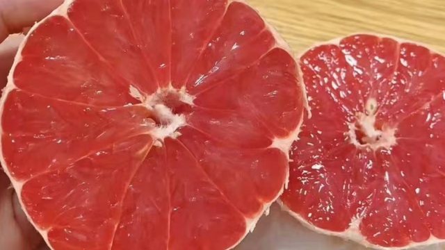 新手批发水果该怎么问，水果批发新手如何进货（水果店第一次进货多少）