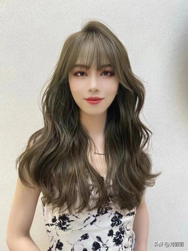 今年流行的发型女，今年流行的发型女30岁（最美15款送给大家）