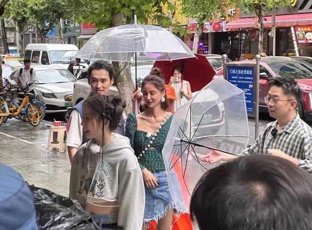 袁弘张歆艺婚礼，袁弘张歆艺人生若只如初见（张歆艺与袁弘坐路边吃饭）