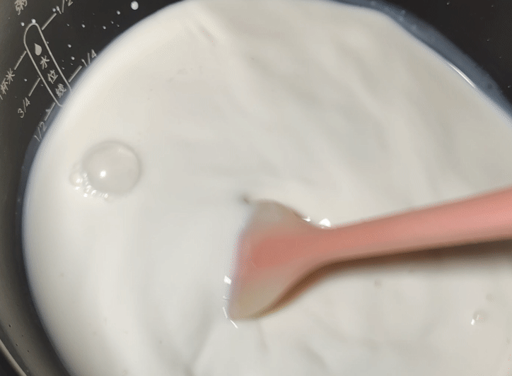 酸牛奶怎么做，酸牛奶怎么做奶酪（做芝士剩下的乳清不要丢）