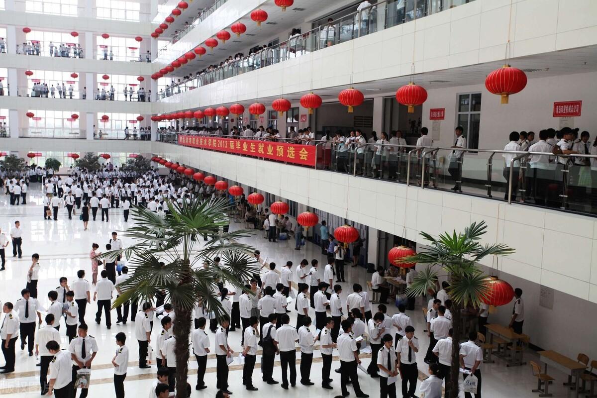 单招山东学校排名（山东400分左右的学生适合什么大学）