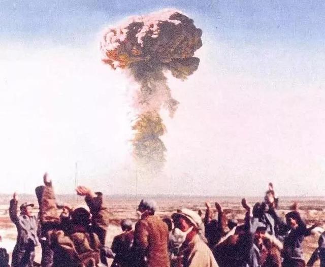 中国第一颗原子爆炸时间，中国第一颗原子弹爆炸时间是（中国第一颗原子爆炸时间和历史意义）