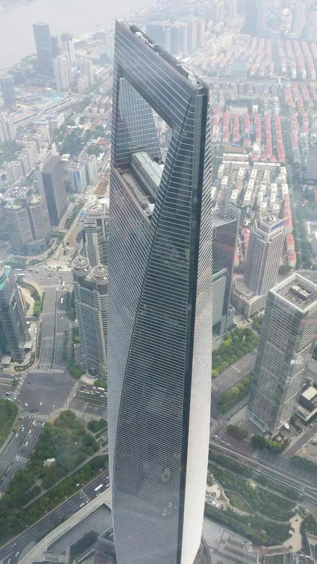 上海中心大厦简单图片