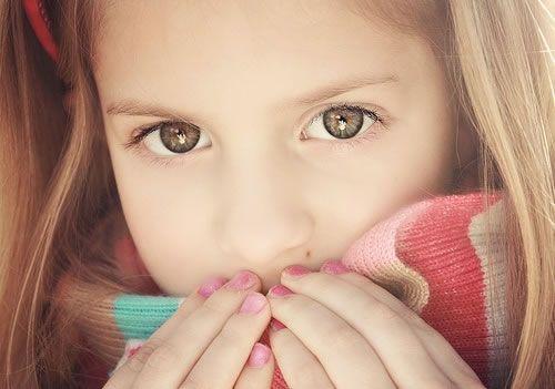 女孩带金字旁漂亮有涵养的名字，寓意好的金字旁女孩名字（带倩字起名神态俏丽、有内涵的女孩名字）