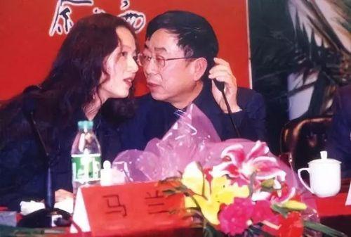 余秋雨和马兰，余秋雨和马兰拉面（不悔嫁大16岁余秋雨）