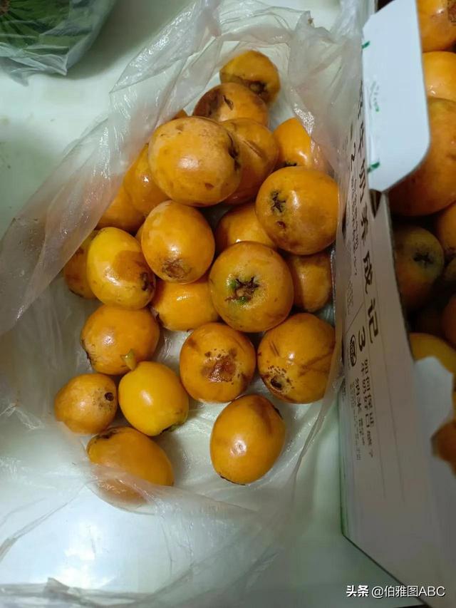 自制枇杷膏，自制枇杷膏是冲水还是直接吃（自制枇杷膏为什么不能随便吃）