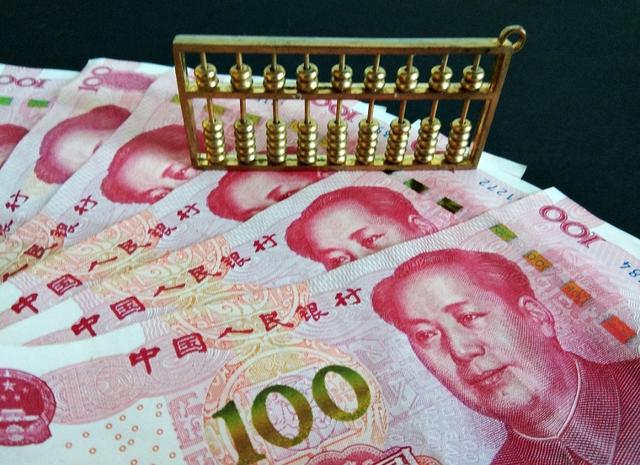 如今整个市场的大环境可以说是非常的窘迫,老百姓找不到工作,赚不到钱