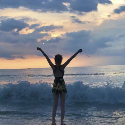 情侣与单人融浴，欢迎，微信头像，情侣与单人融浴，欢迎（一人一张cp情头一男一女）