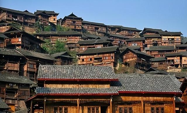 民族的主要特征是什么，民族特征属于什么（但你知道他们最具特色的建筑特色是什么吗）