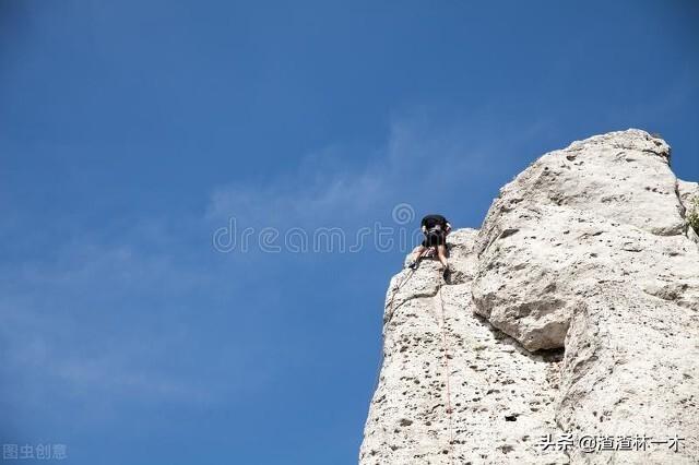 瑜伽裤去爬山什么梗，穿瑜伽裤爬山带矿泉水是什么梗（女生为什么不能穿瑜伽裤爬山）
