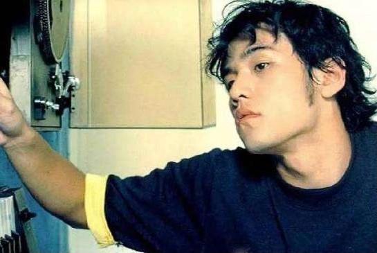 周杰伦成最后的底线？回顾他的2段恋情，便知什么是分手见人品
