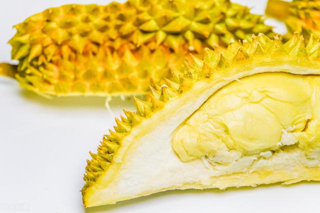 榴莲吃不完冷藏还是冷冻，榴莲冷冻还是冷藏（榴莲开一半另外一半会坏吗）