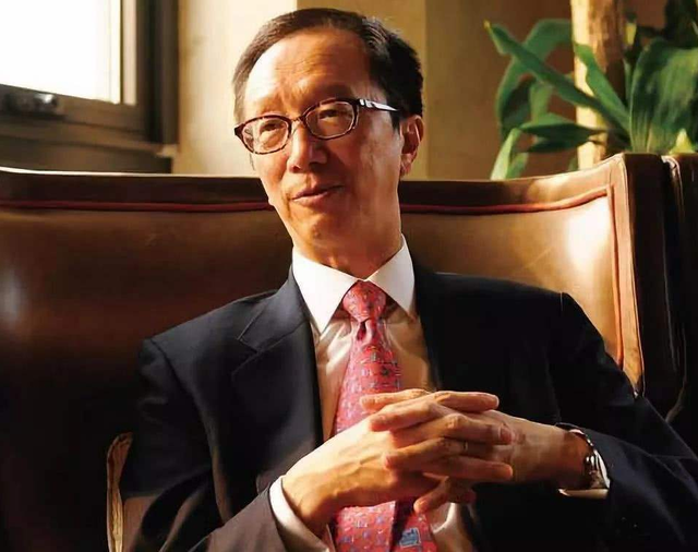 伏明霞的无性婚姻，伏明霞什么时候离的婚（伏明霞24岁嫁50岁富商）