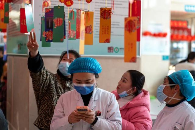 中秋菊开打一成语，中秋菊开、打一成语（我们的节日——元宵节猜灯谜活动在南阳市第二人民医院顺利举行）