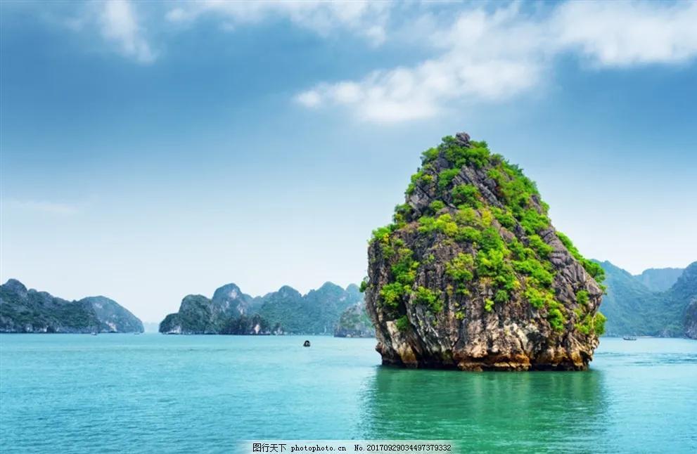 山清水秀,南国风光.湖面平静,天空湛蓝