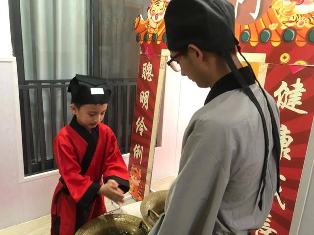 开笔礼祝愿孩子的话，开笔礼家长寄语（诺亚舟森林幼儿园大班开笔礼）