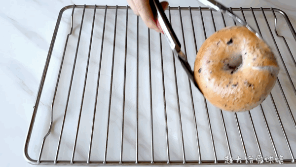 早餐小面包制作方法，早餐小面包制作方法步骤（面包入门必学）