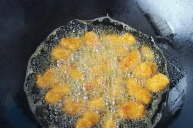 鸡胸肉怎么做才好吃，鸡胸肉怎么做才好吃不柴（鸡胸肉拿回家别再水煮了）