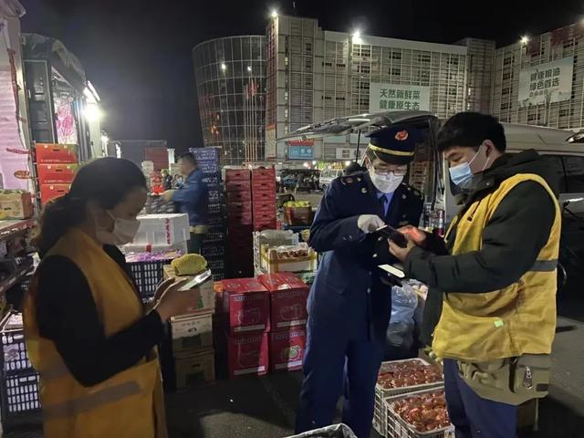 锦绣大地批发市场，北京锦绣大地批发市场在哪里（严把“防疫”关）