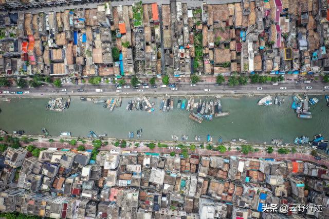 航拍广西北海200年“骑楼城” 房屋架肩接踵严丝合缝