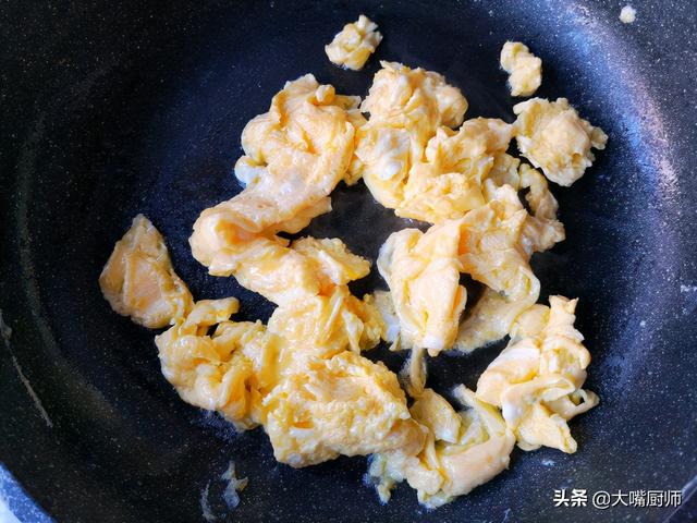 西红柿炒鸡蛋的制作步骤，制作西红柿炒鸡蛋需要的步骤（吃了30年的西红柿炒蛋）