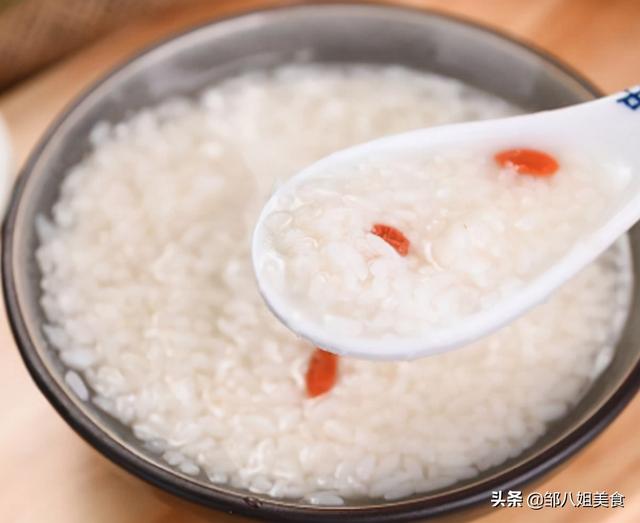 如何制作甜酒，怎么做甜米酒（轻松做出香甜好喝的米酒）